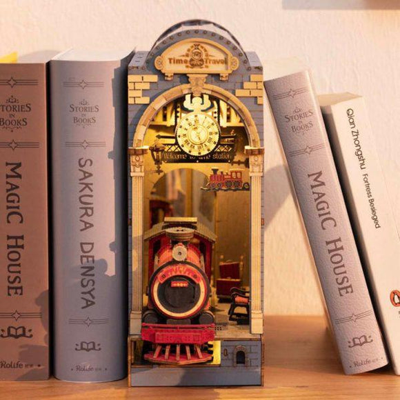 Robotime  DIY Wooden Puzzles -  Time Travel Booknook/Bookend